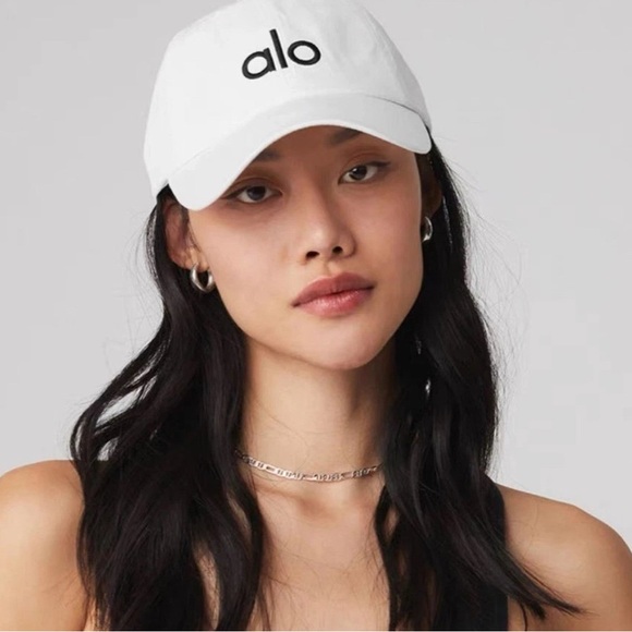 ALO Yoga Accessories - ALO Yoga Women's White Cap NEW